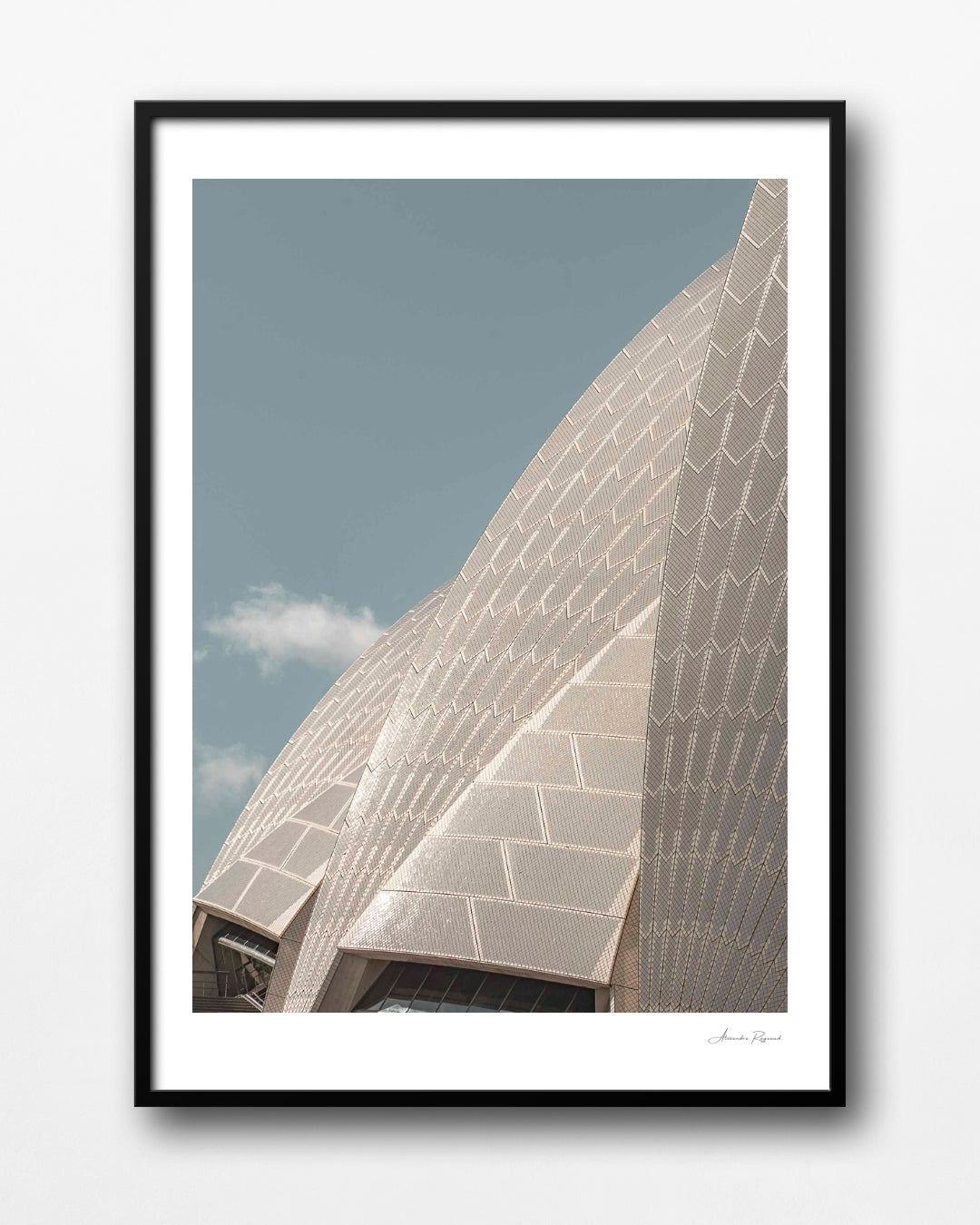 OPERA CLOSE UP