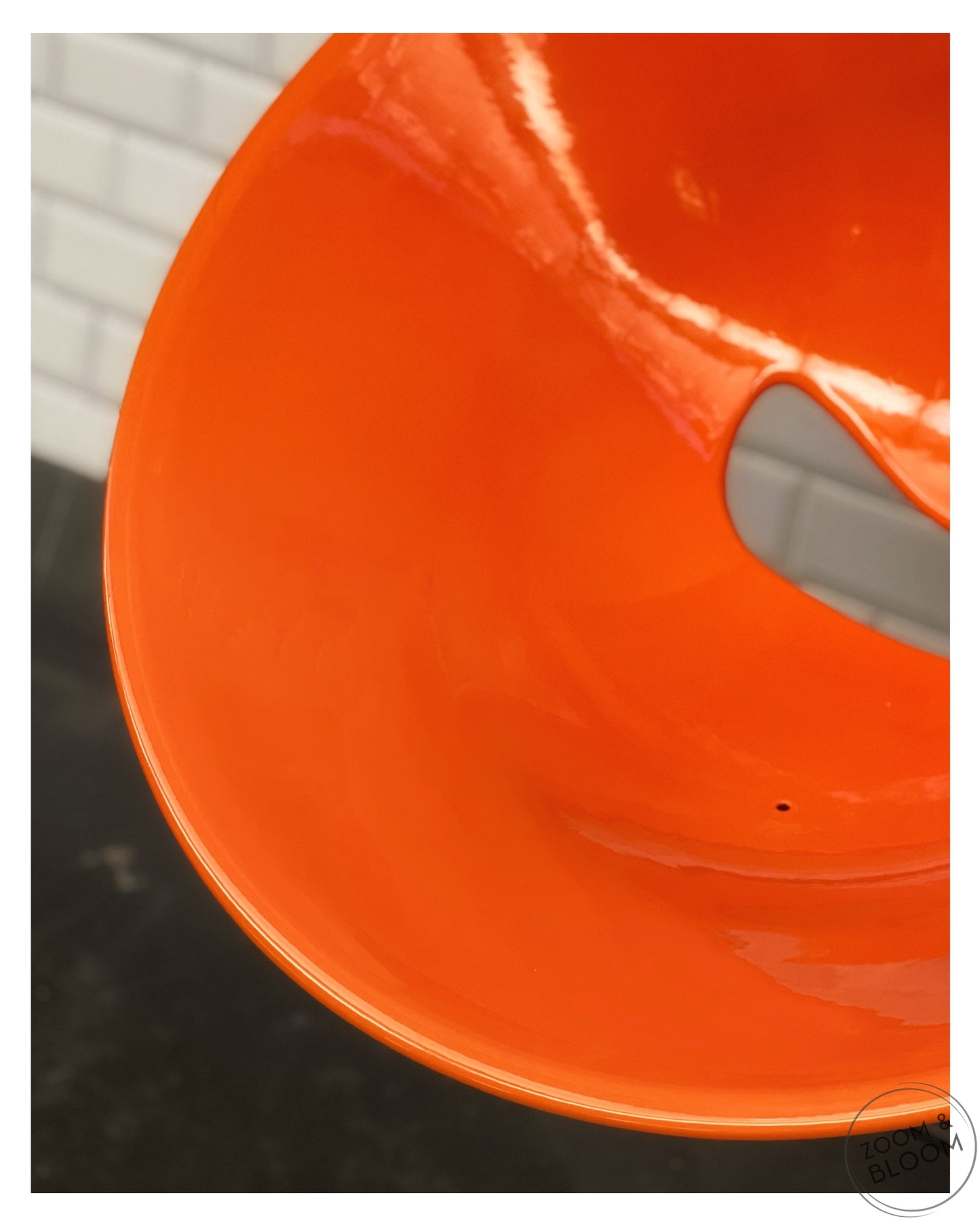 ORANGE SEAT